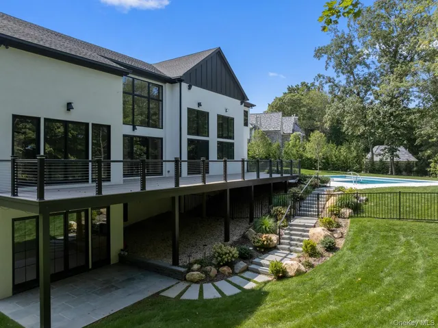 $5,750,000 | 28 Earle Drive, Muttontown, NY 11791