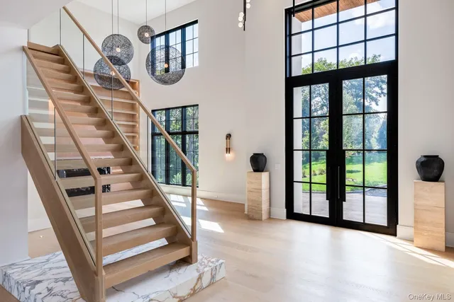 $5,750,000 | 28 Earle Drive, Muttontown, NY 11791