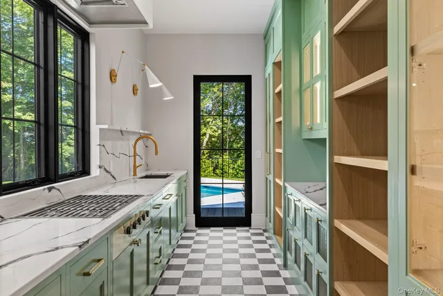 $5,750,000 | 28 Earle Drive, Muttontown, NY 11791