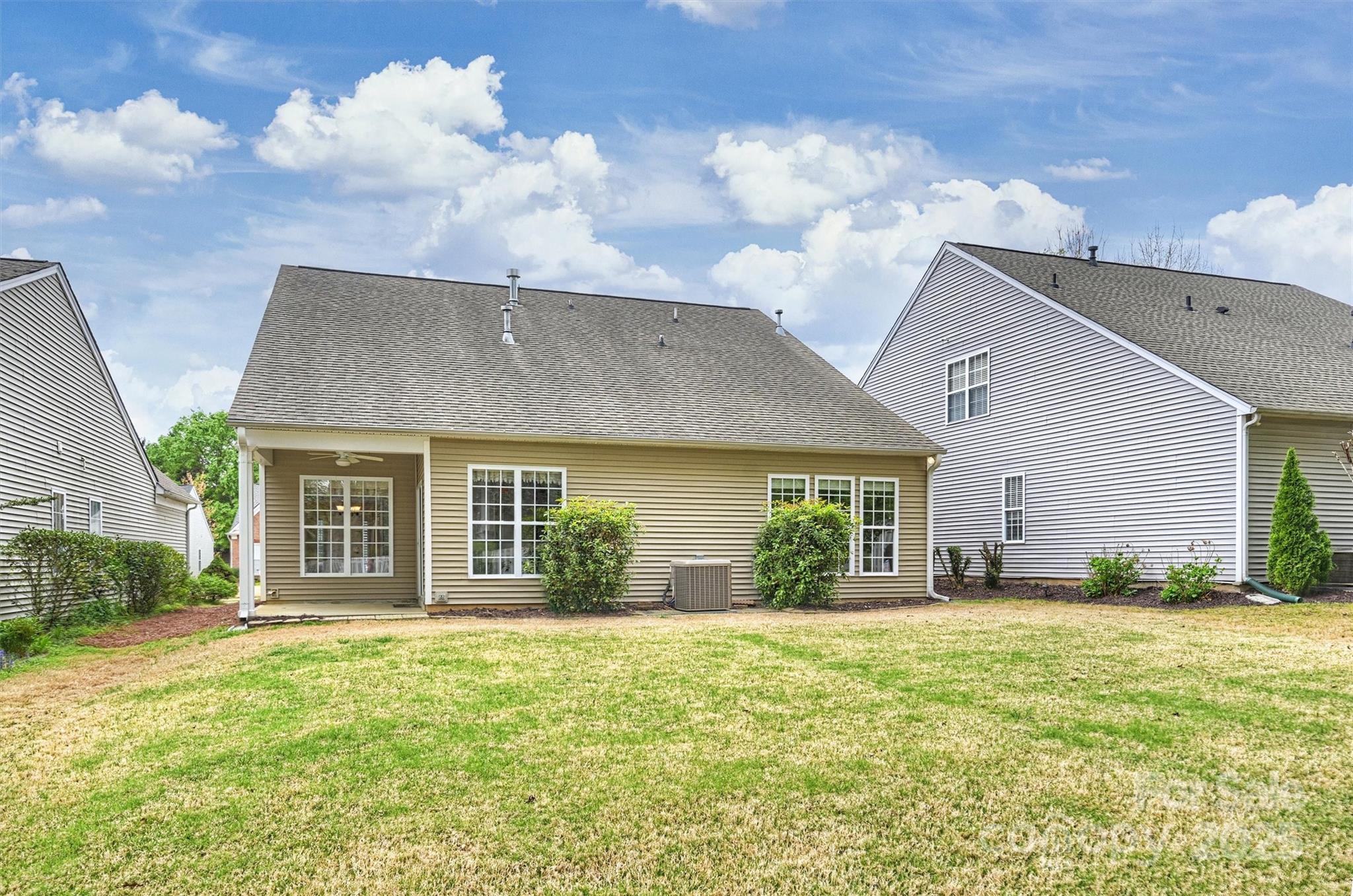11422 Nevermore Way Charlotte, NC 28277 - Photo 34 of 34 front view of a house with a yard