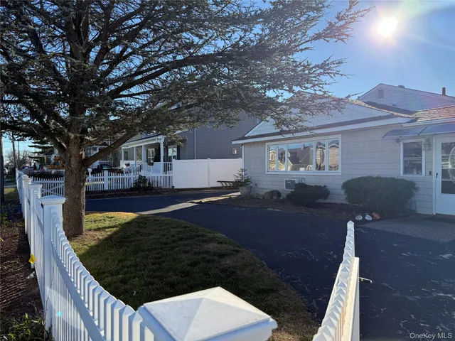 $619,000 | 613 Madison Avenue, Lindenhurst, NY 11757