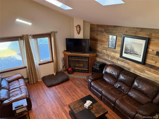 $619,000 | 613 Madison Avenue, Lindenhurst, NY 11757