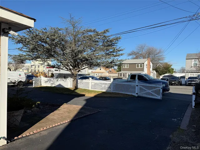 $619,000 | 613 Madison Avenue, Lindenhurst, NY 11757