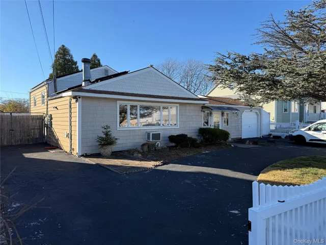 $619,000 | 613 Madison Avenue, Lindenhurst, NY 11757