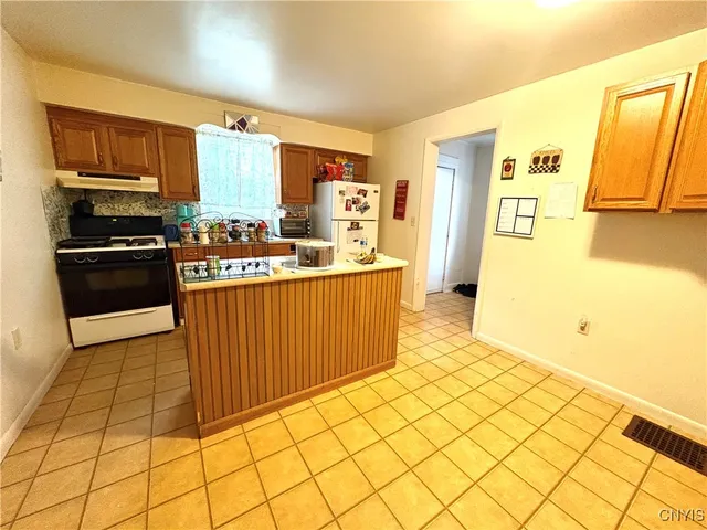 $169,900 | 73 Arterial West, Auburn, NY 13021