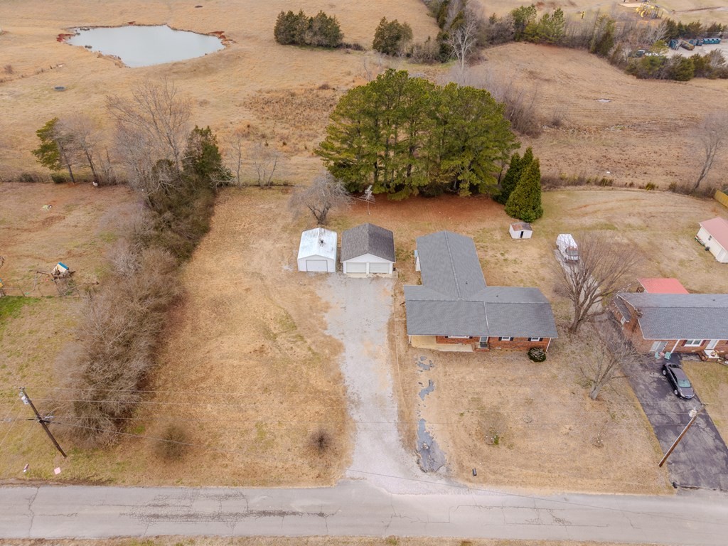 304 Lucille Street Sparta, TN 38583 - Photo 9 of 31