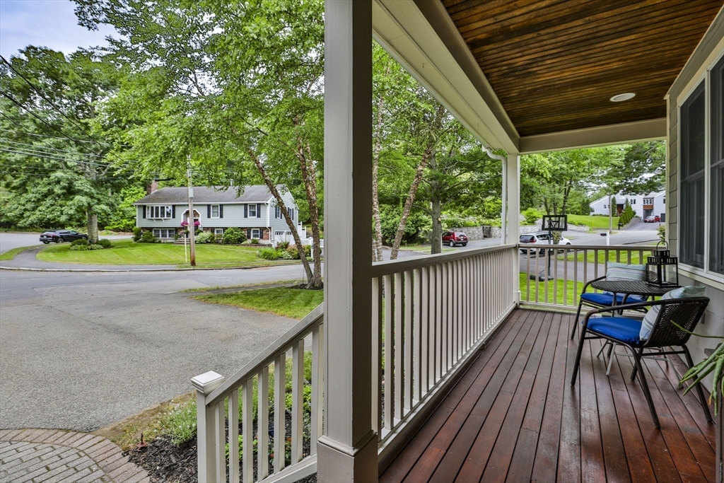 33 Reynolds Road Wakefield, MA 01880 - Photo 2 of 42