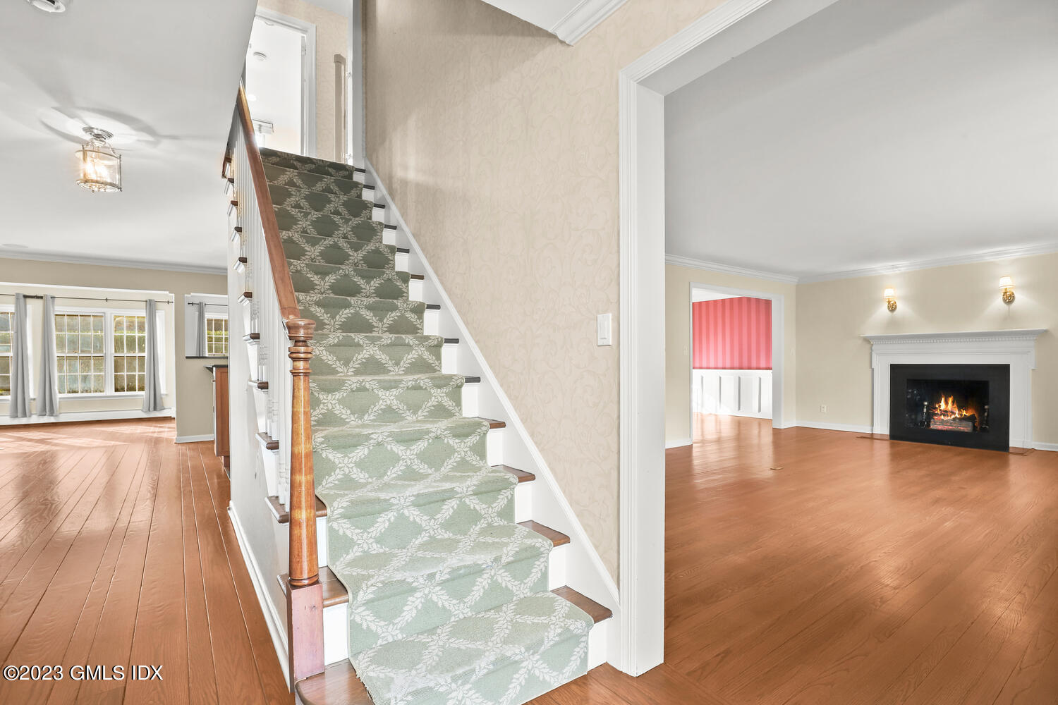 16 Intervale Place Greenwich, CT 06830 - Photo 4 of 23 16 Intervale Entry 2