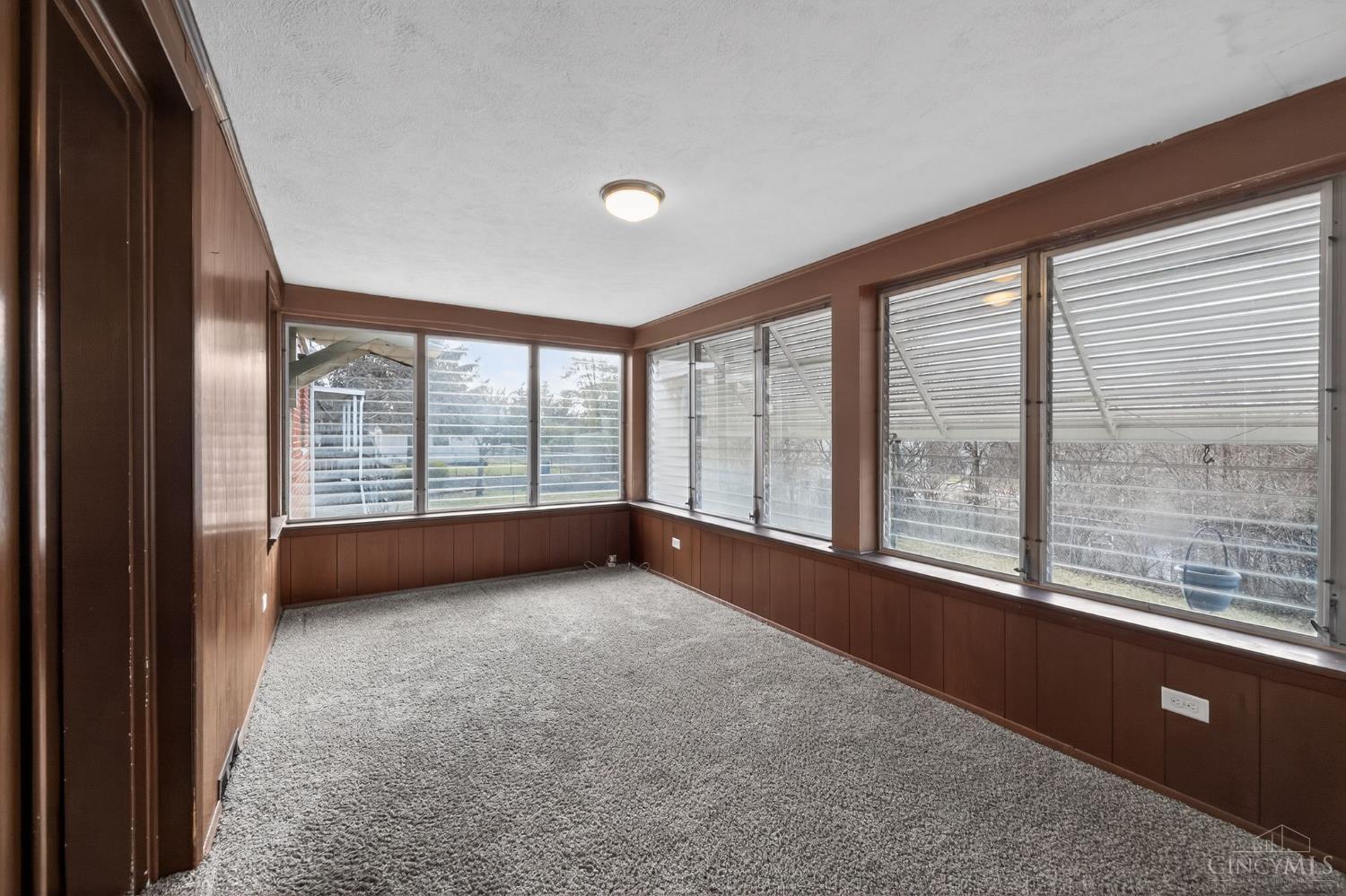 313 Pershing Avenue Cincinnati, OH 45215 - Photo 29 of 36