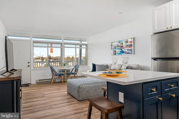 $575,000 | 401 Broadway, Unit 24, Barnegat Light, NJ 08006