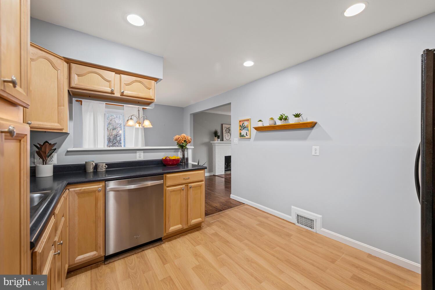 7405 Hallmark Place Springfield, VA 22150 - Photo 12 of 43