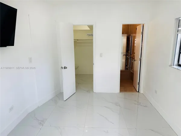 $1,600 | 706 West 40th Place, Unit EFFICIENCY, Hialeah, FL 33012