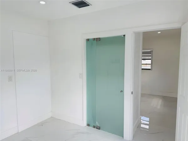 $1,600 | 706 West 40th Place, Unit EFFICIENCY, Hialeah, FL 33012