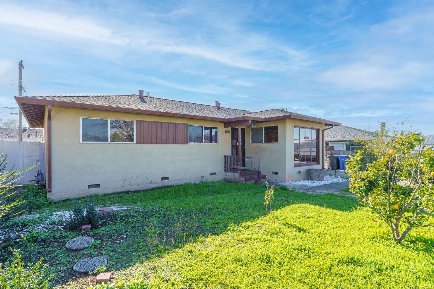 172 Manferd Street Milpitas, CA 95035 - Photo 28 of 45 front view of a house with a yard
