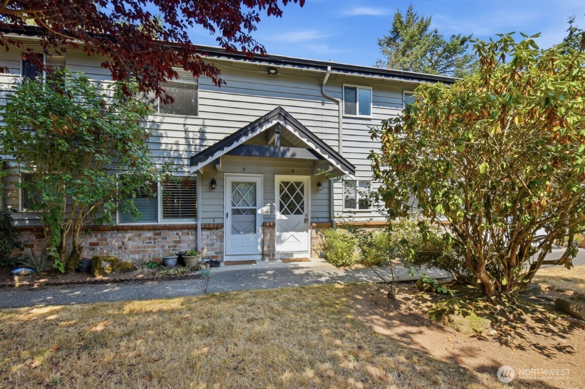 7909 218th Street Southwest, Unit 4 Edmonds, WA 98026 - Photo 1 of 20 Gallery Image 1