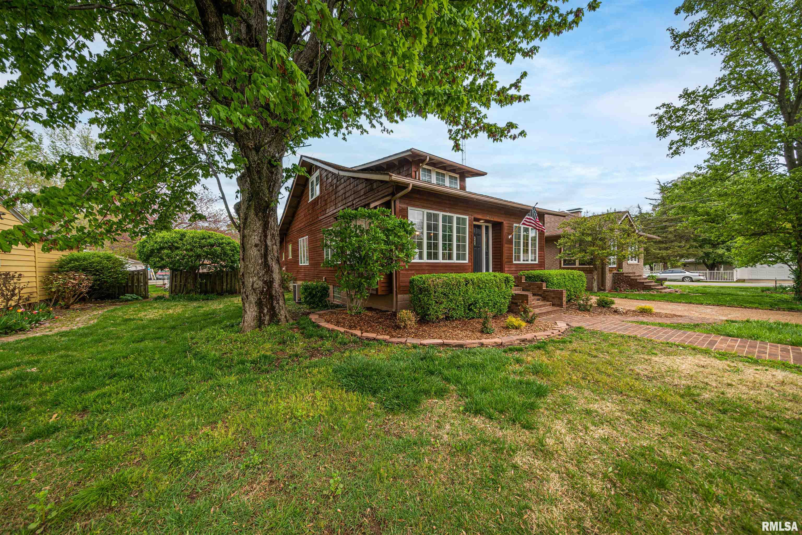 403 Mitchell Street Benton, IL 62812 - Photo 6 of 42