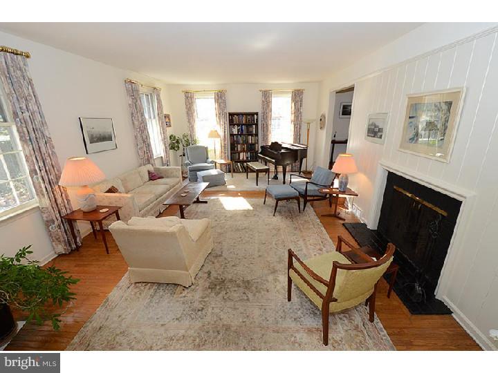 328 Strathmore Road Bryn Mawr, PA 19010 - Photo 7 of 25 Living Room