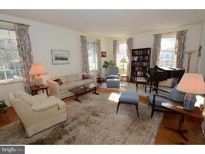 328 Strathmore Road Bryn Mawr, PA 19010 - Photo 8 of 25 Living Room