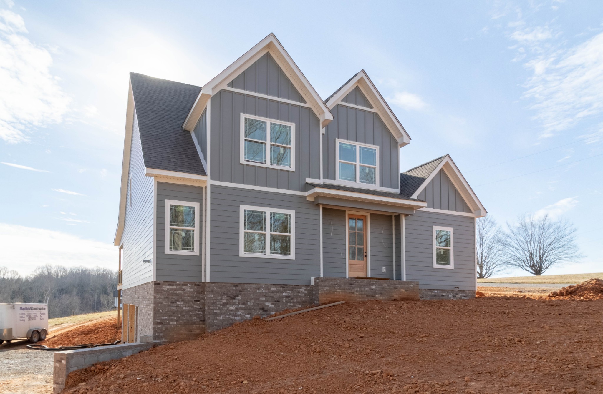 1436 Hickory Point Road Clarksville, TN 37043 - Photo 2 of 22 a front view of a house with a yard