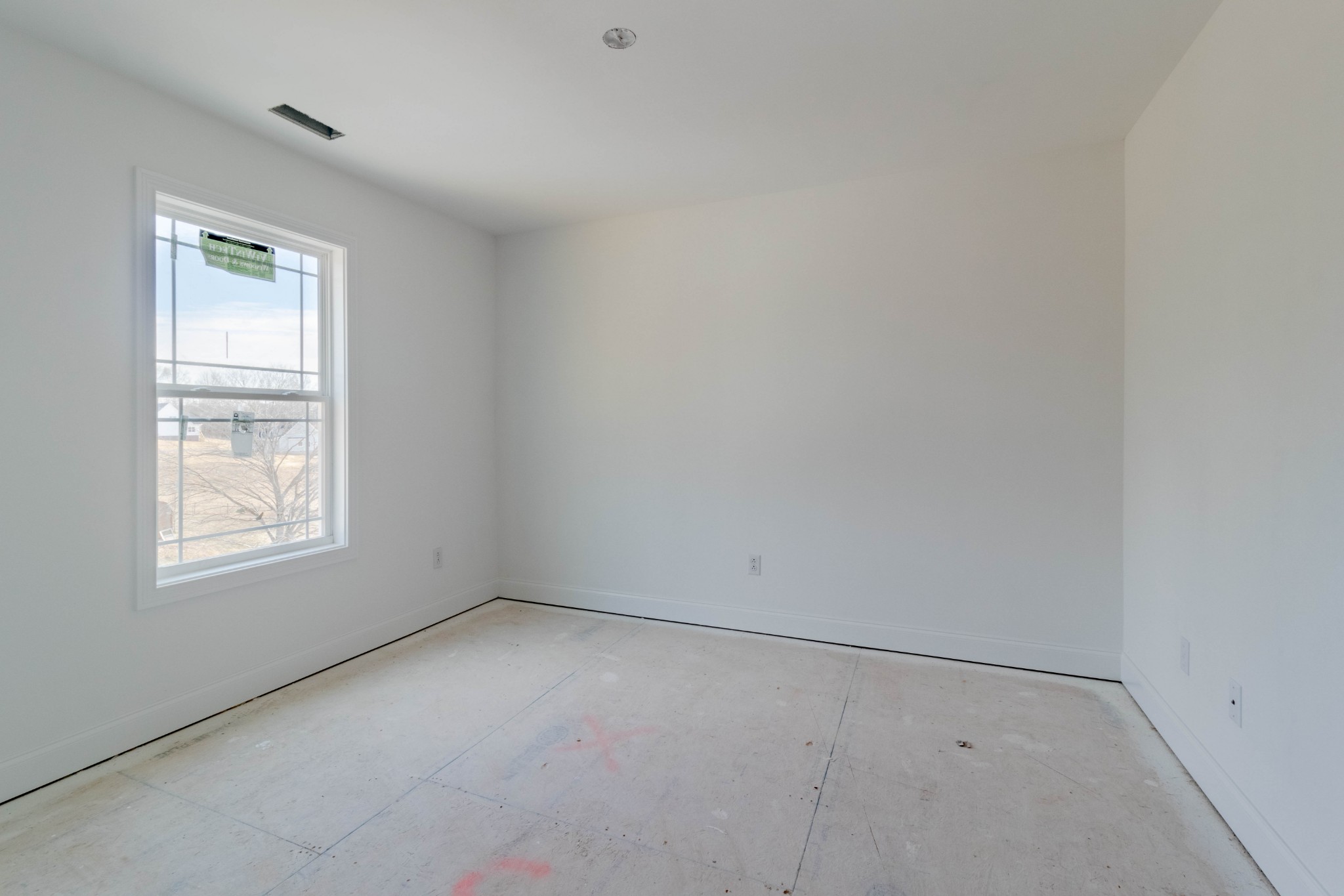 1436 Hickory Point Road Clarksville, TN 37043 - Photo 17 of 22 an empty room with windows