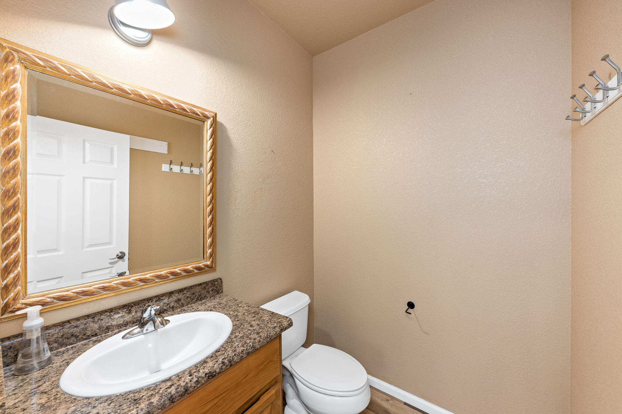 10523 Lower River Road Grants Pass, OR 97526 - Photo 33 of 58 Water closet in apartment.