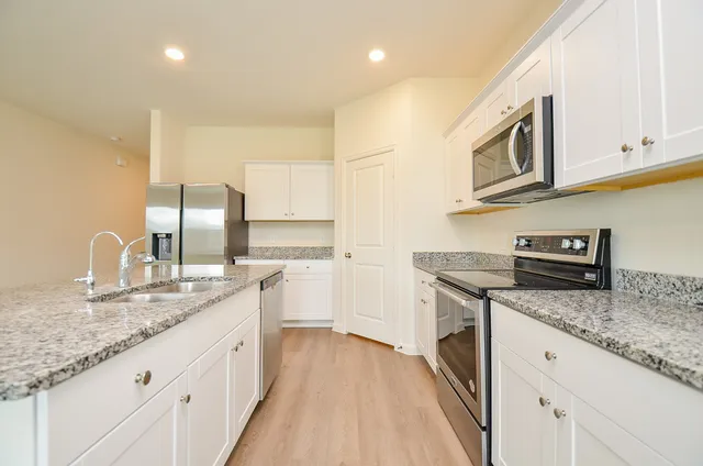 $3,200 | 27314 Clear Breeze Drive, Katy, TX 77493