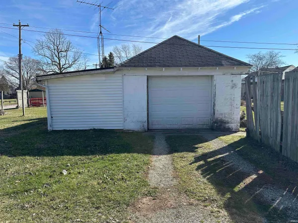 $104,900 | 604 Ohio Street, Walkerton, IN 46574