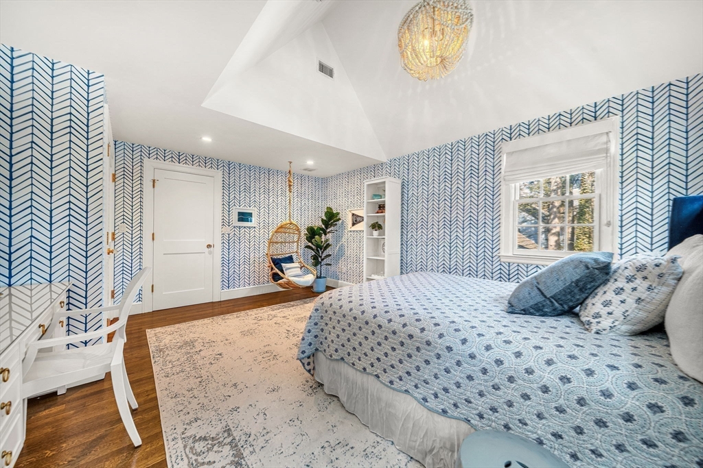 43 Amherst Road Wellesley, MA 02482 - Photo 18 of 30