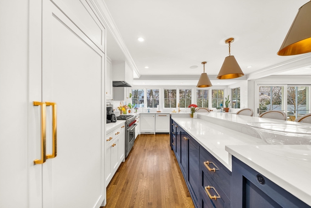 43 Amherst Road Wellesley, MA 02482 - Photo 3 of 30