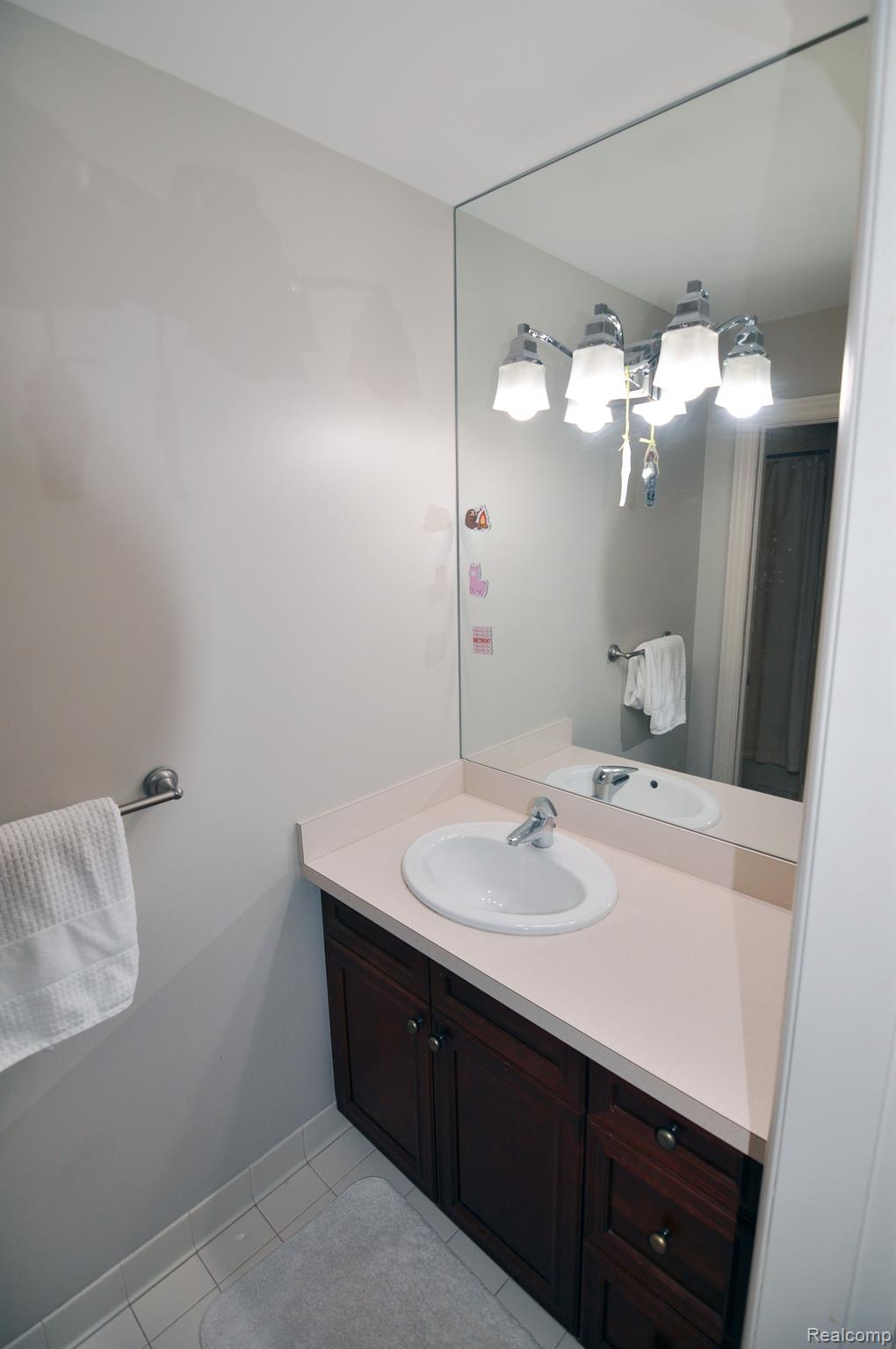 18870 Riverside Drive Franklin, MI 48025 - Photo 29 of 44 Gallery Image 29