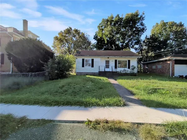 409 East Walker Street, Ash Grove, MO 65604