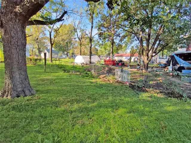 $99,900 | 409 East Walker Street, Ash Grove, MO 65604