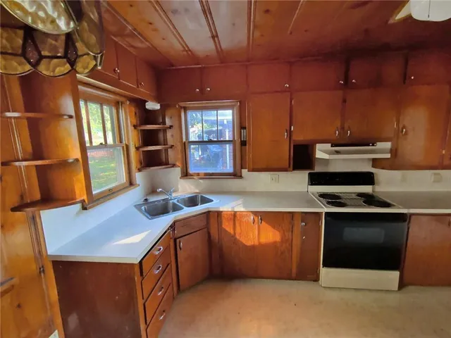 $99,900 | 409 East Walker Street, Ash Grove, MO 65604