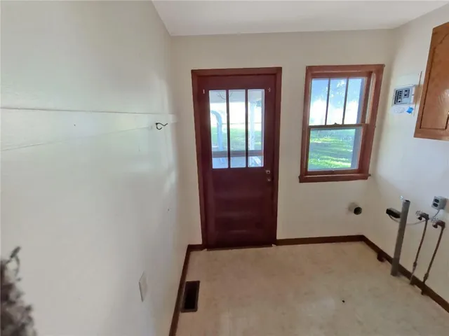 $99,900 | 409 East Walker Street, Ash Grove, MO 65604