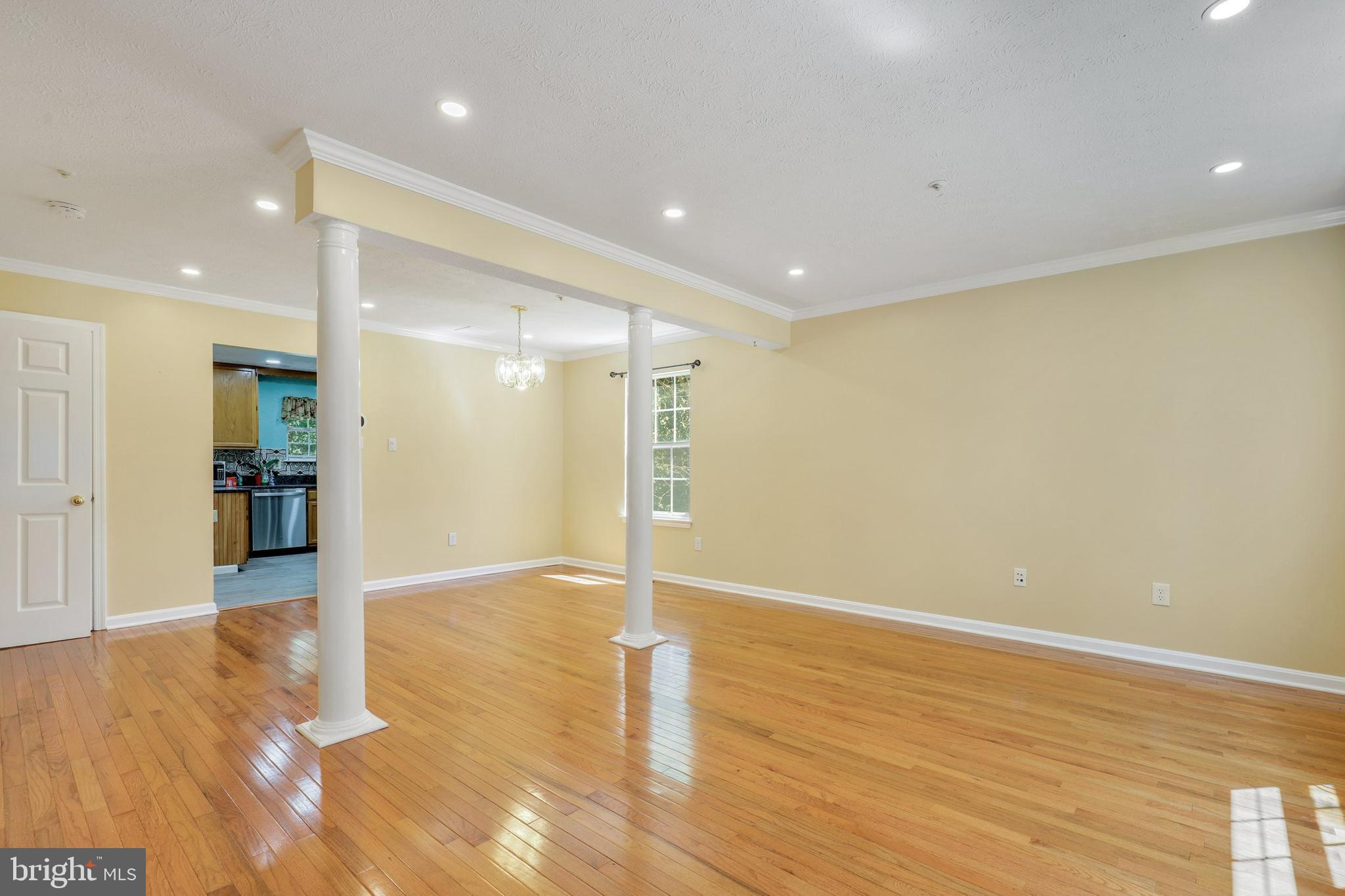 9331 Ridings Way Laurel, MD 20723 - Photo 3 of 41 Gallery Image 3