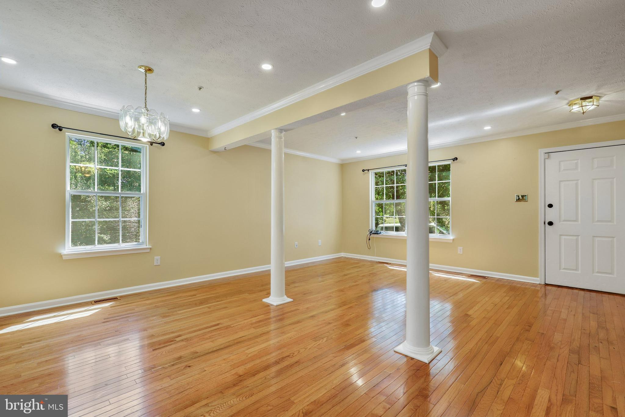 9331 Ridings Way Laurel, MD 20723 - Photo 4 of 41 Gallery Image 4