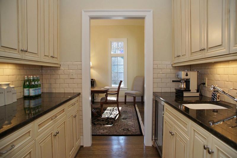 715 Wildwood Road Southwest Roanoke, VA 24014 - Photo 9 of 39 Pantry