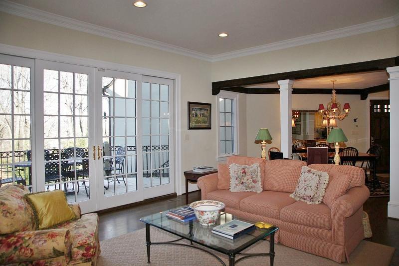 715 Wildwood Road Southwest Roanoke, VA 24014 - Photo 20 of 39 Living Room