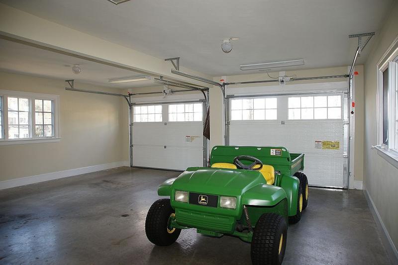 715 Wildwood Road Southwest Roanoke, VA 24014 - Photo 36 of 39 Two Car Garage