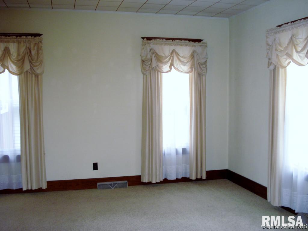 122 South Center Street Oneida, IL 61467 - Photo 12 of 36 Gallery Image 12