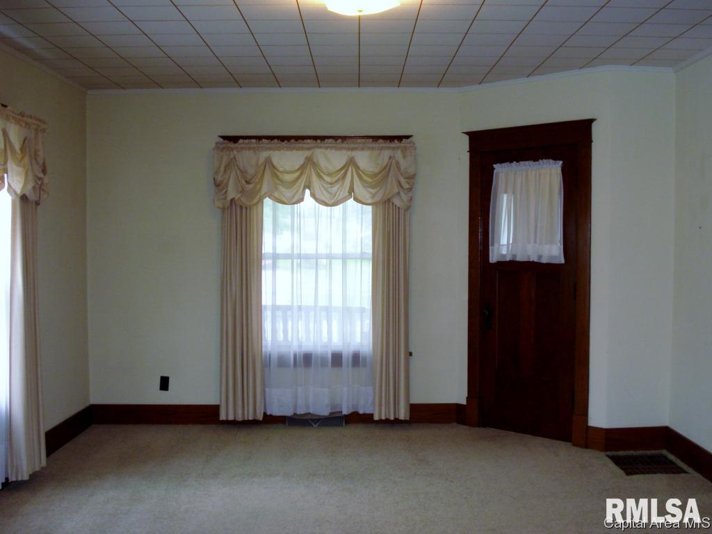 122 South Center Street Oneida, IL 61467 - Photo 9 of 36 Gallery Image 9