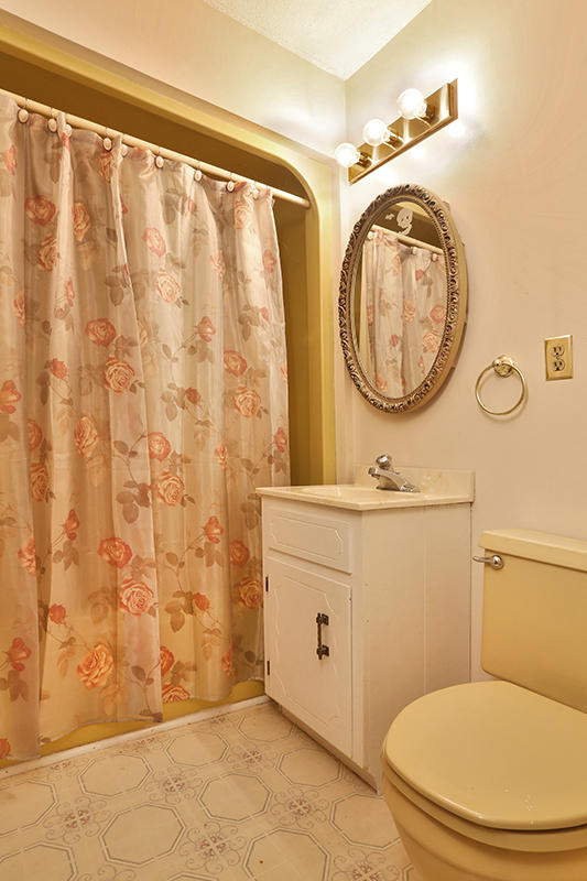 801 Howard Beavert Road Dunlap, TN 37327 - Photo 14 of 26 Hall bath