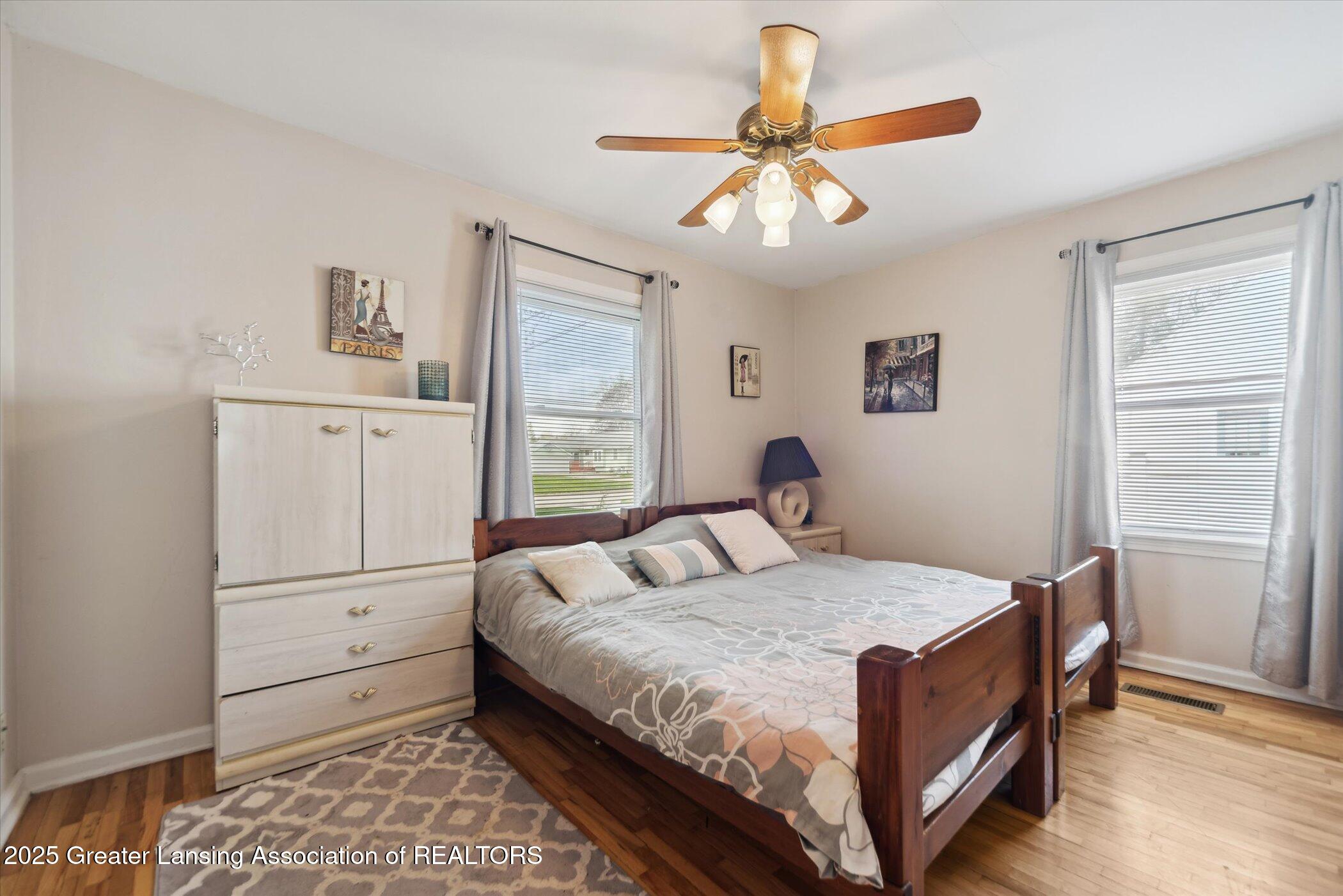918 Clark Road Lansing, MI 48917 - Photo 19 of 31 20-918-Clark-Rd-Lansing-MI-48917-WindowS