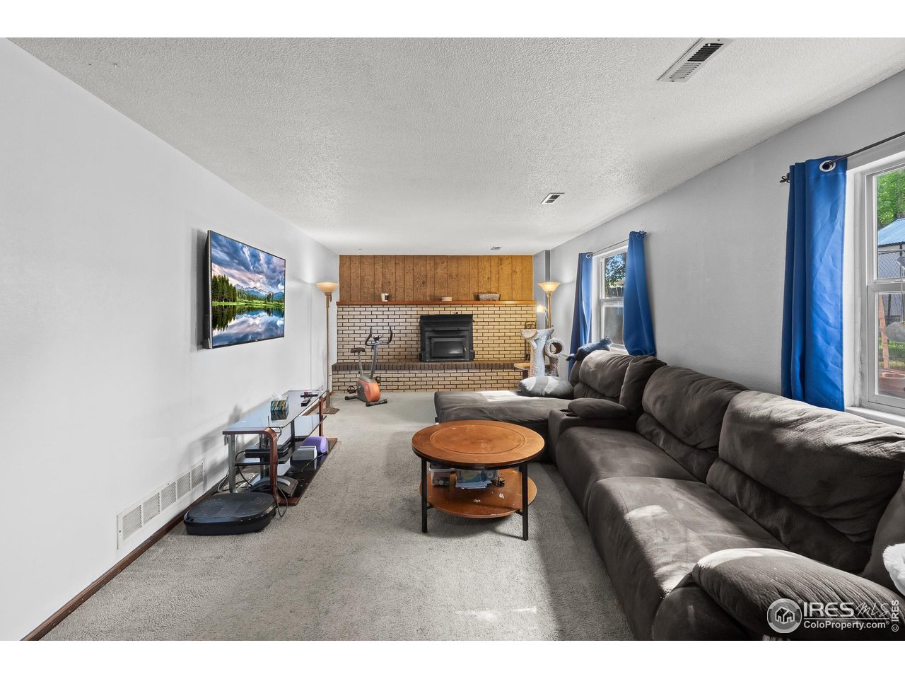 4432 West 6th Street Greeley, CO 80634 - Photo 8 of 41 Living Room