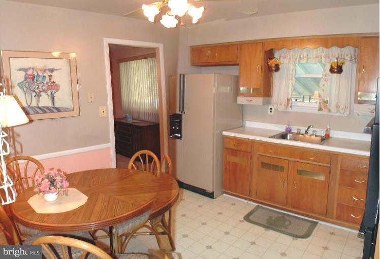 3818 Cassandra Road Randallstown, MD 21133 - Photo 2 of 20 Kitchen