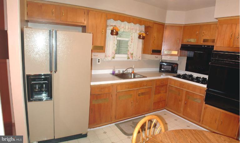 3818 Cassandra Road Randallstown, MD 21133 - Photo 11 of 20 Kitchen