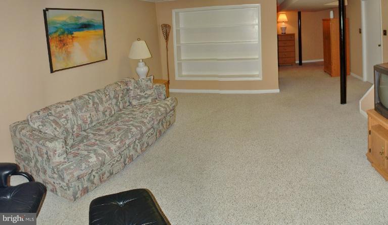 3818 Cassandra Road Randallstown, MD 21133 - Photo 4 of 20 Family Room