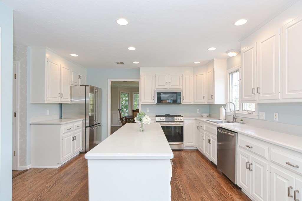 34 Northern Spy Road Franklin, MA 02038 - Photo 5 of 42