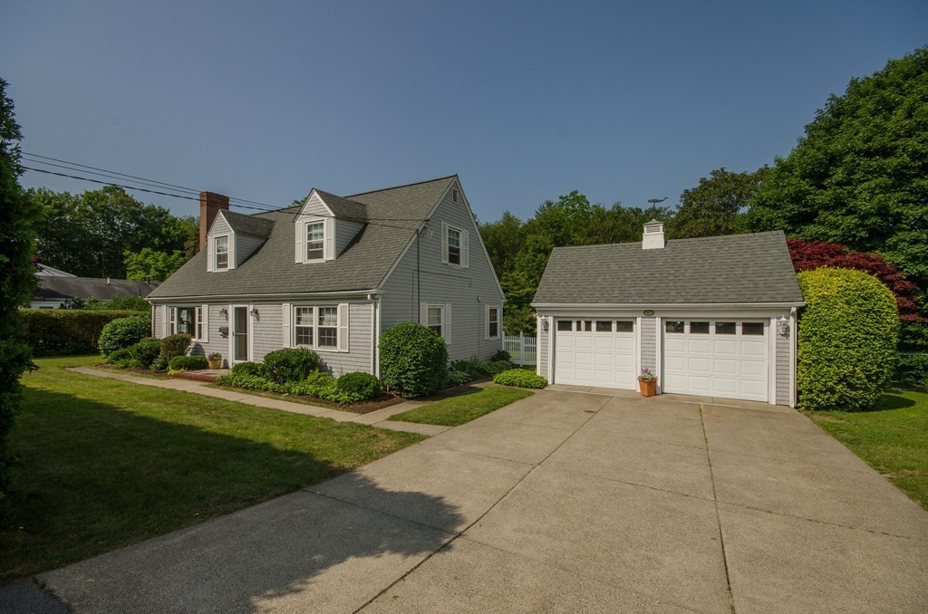 481 Slocum Road Dartmouth, MA 02747 - Photo 4 of 30 Gallery Image 4