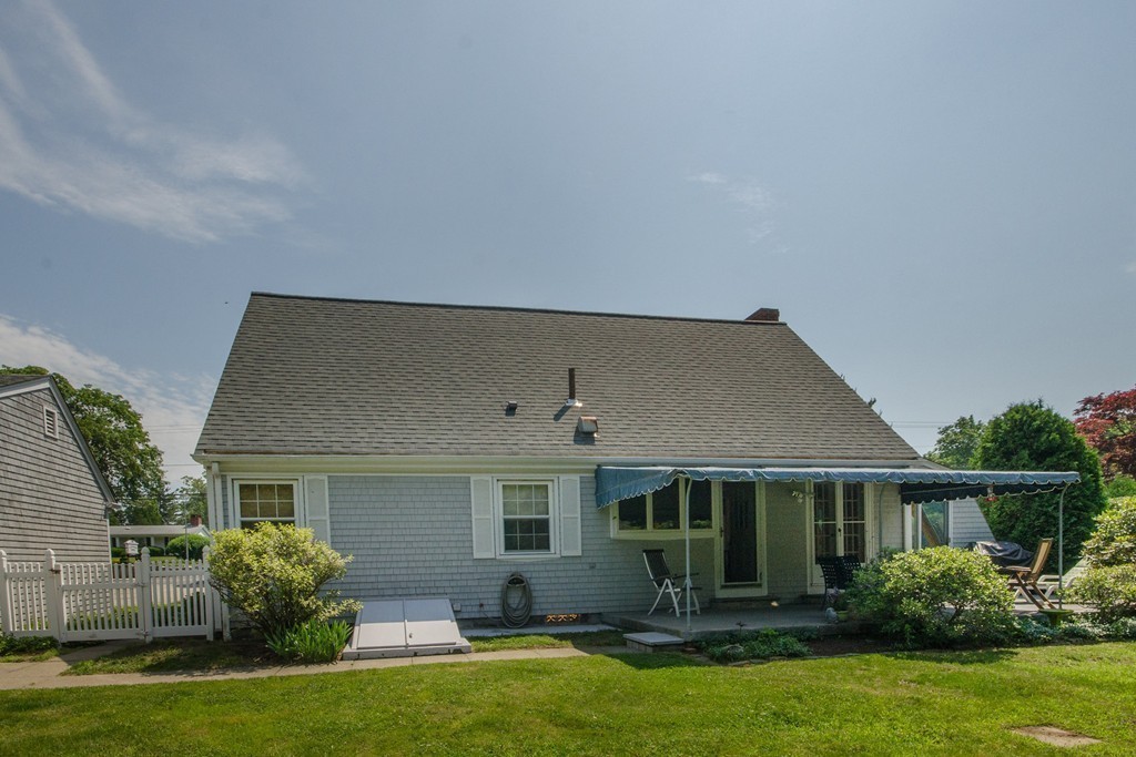 481 Slocum Road Dartmouth, MA 02747 - Photo 6 of 30 Gallery Image 6